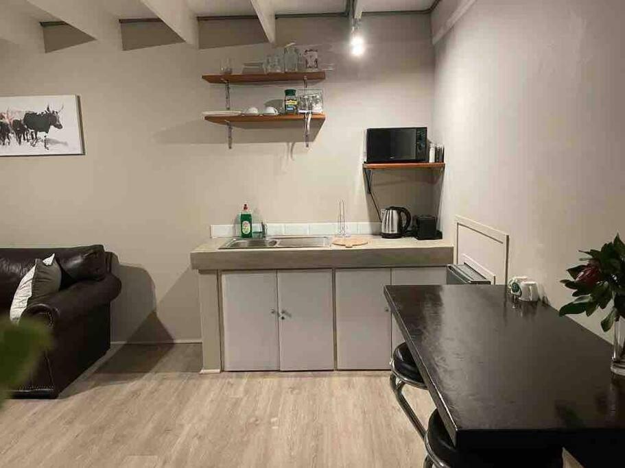 Protea Loft - Romantic Stay - No Load Shedding Hilton Bagian luar foto